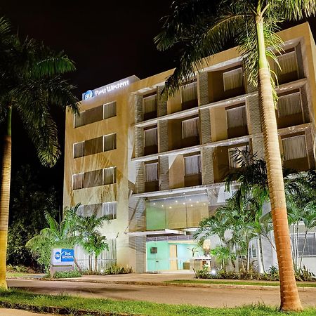Best Western Puerto Gaitán Екстериор снимка