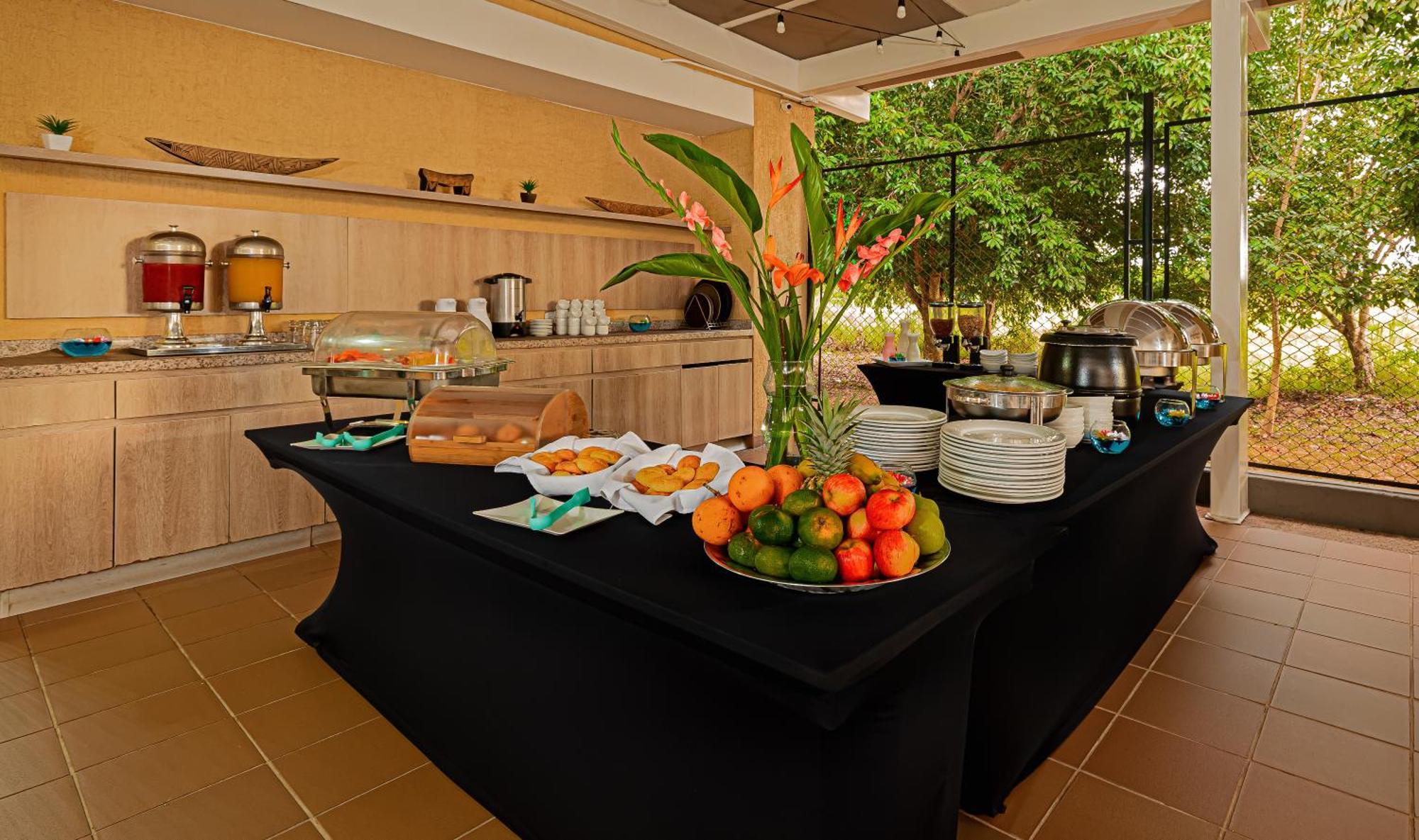 Best Western Puerto Gaitán Екстериор снимка