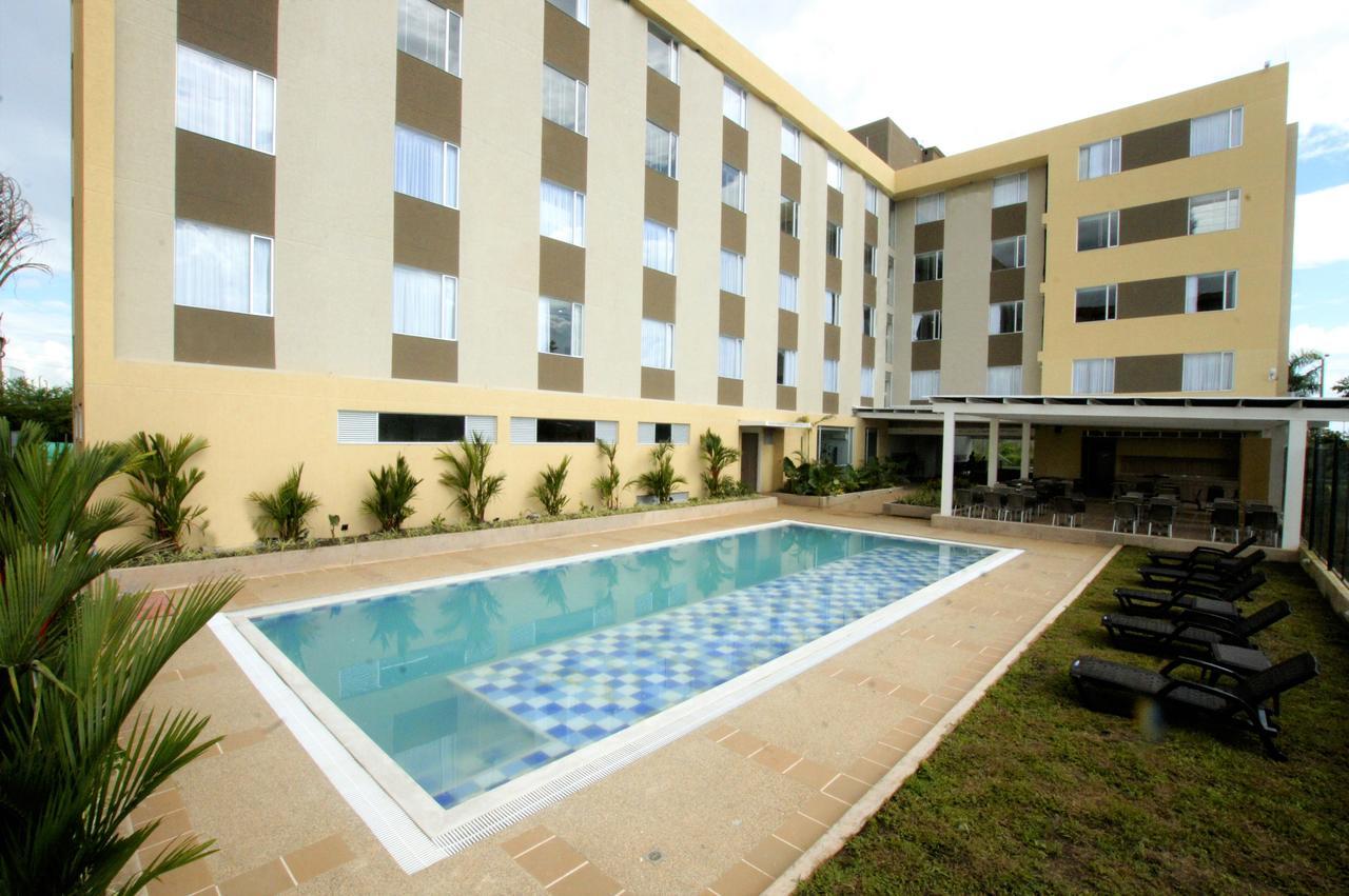 Best Western Puerto Gaitán Екстериор снимка
