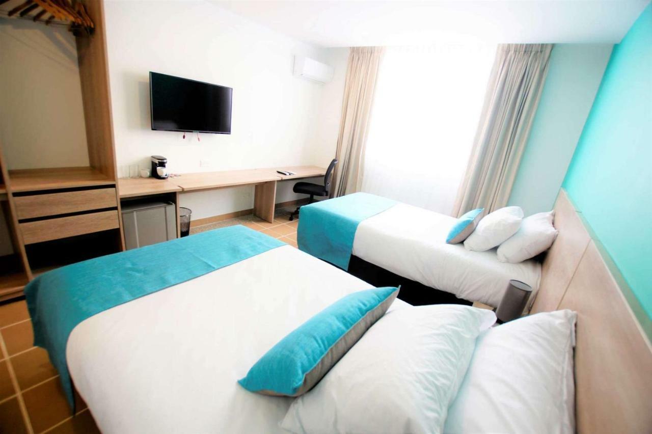 Best Western Puerto Gaitán Екстериор снимка